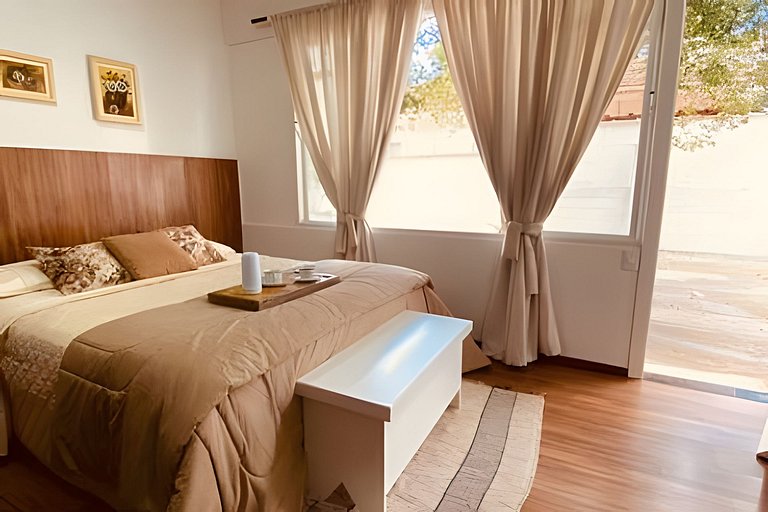 Suíte charmosa com quintal privativo