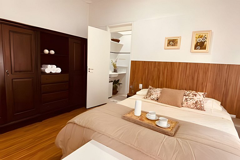 Suíte charmosa com quintal privativo