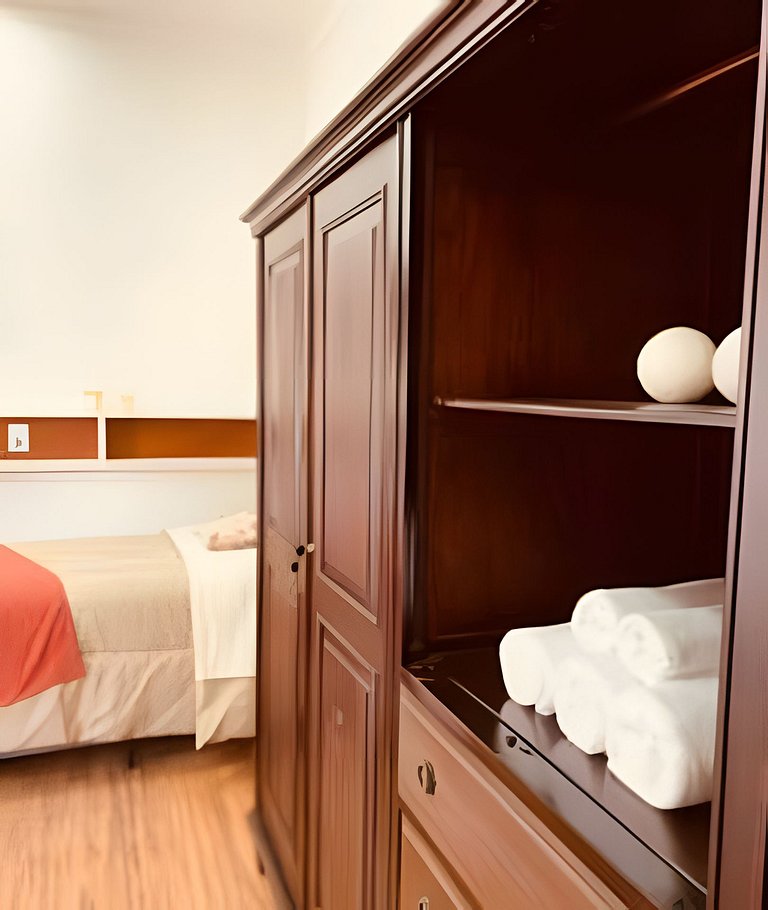 Suíte charmosa com quintal privativo