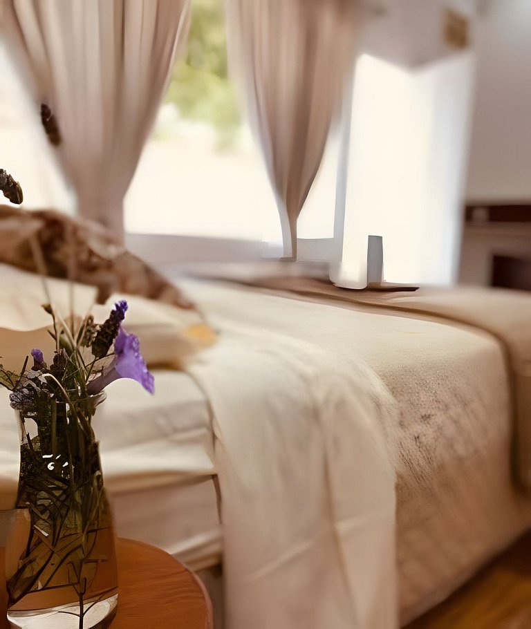 Suíte charmosa com quintal privativo