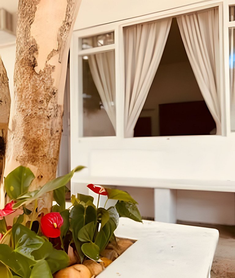 Suíte charmosa com quintal privativo